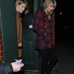 02-21 - At a pub in London - England